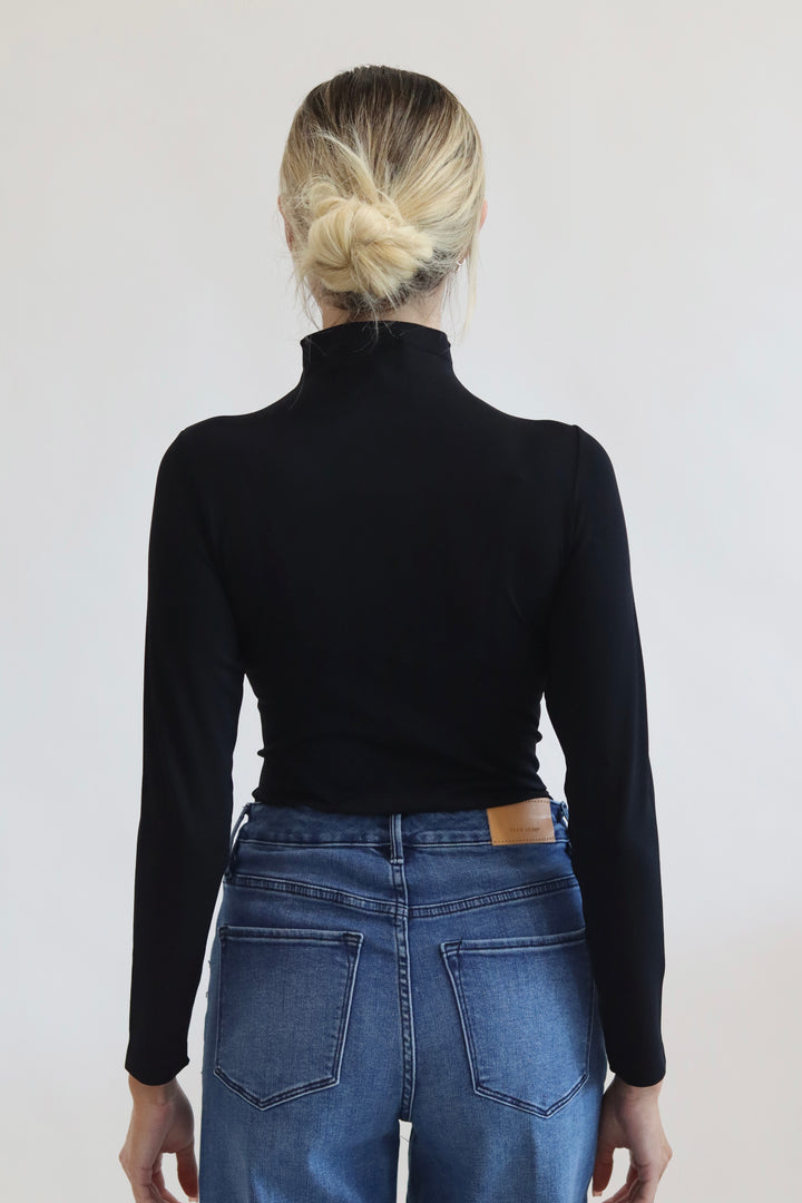 Contour Mock Neck