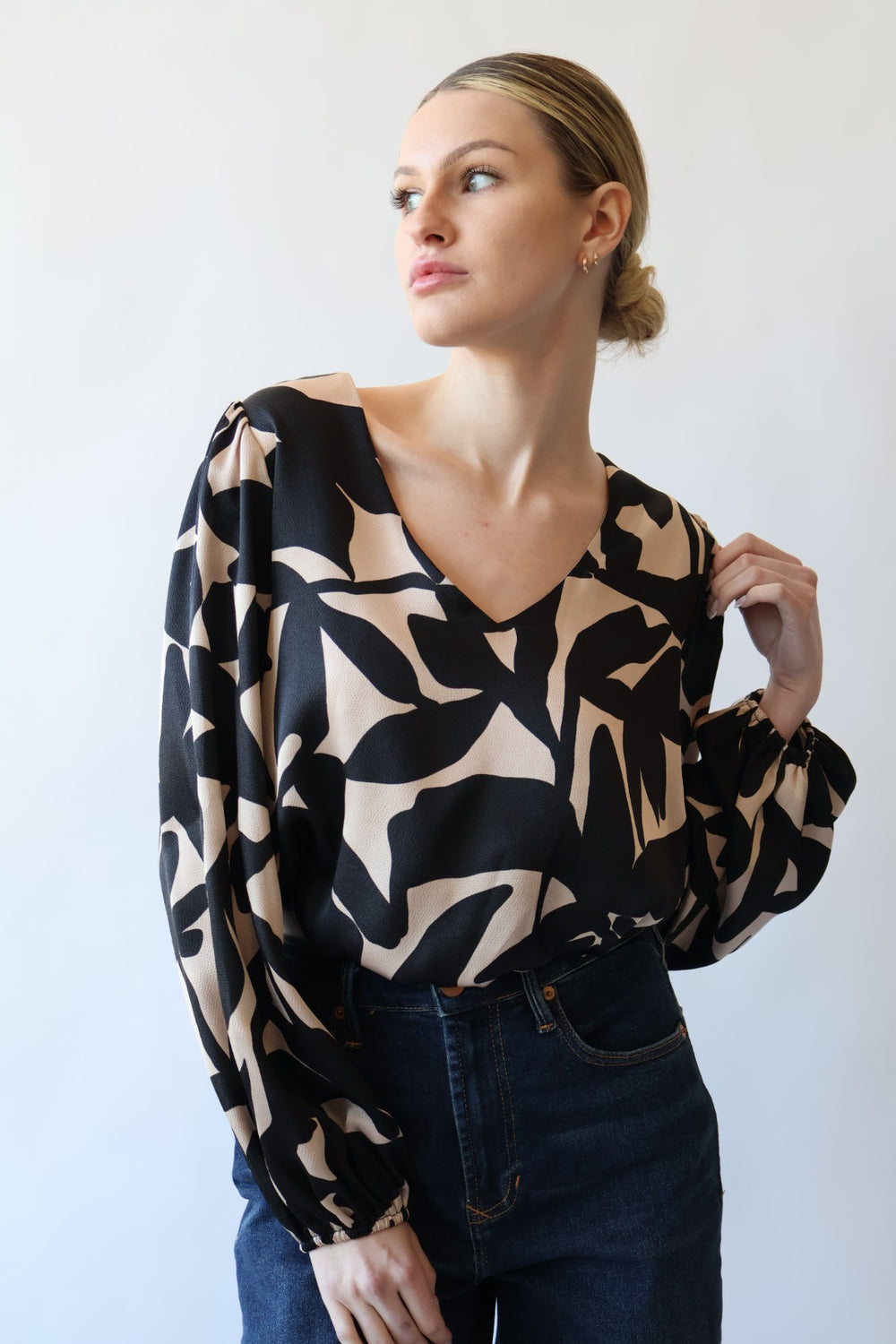 Print V Neck Bubble Hem Blouse