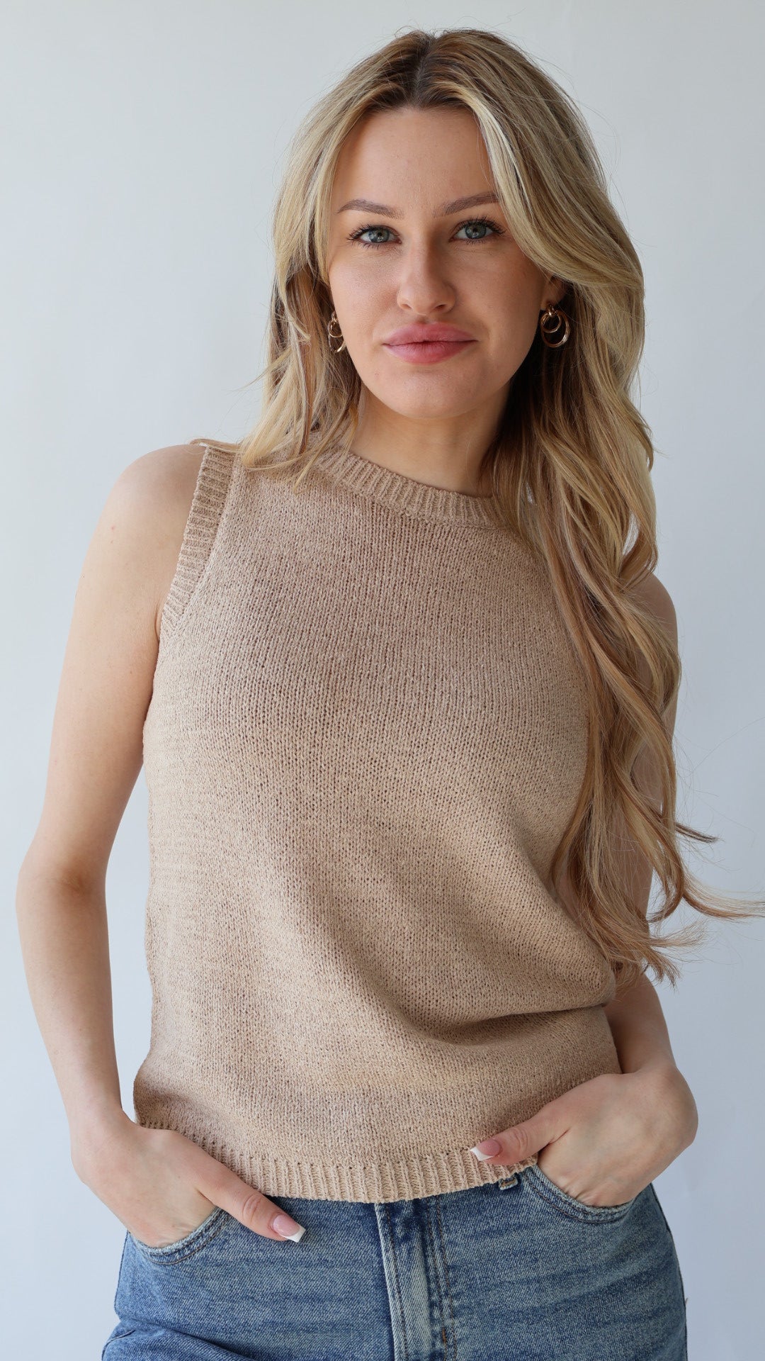 Crew Neck Knit Sleeveless Top