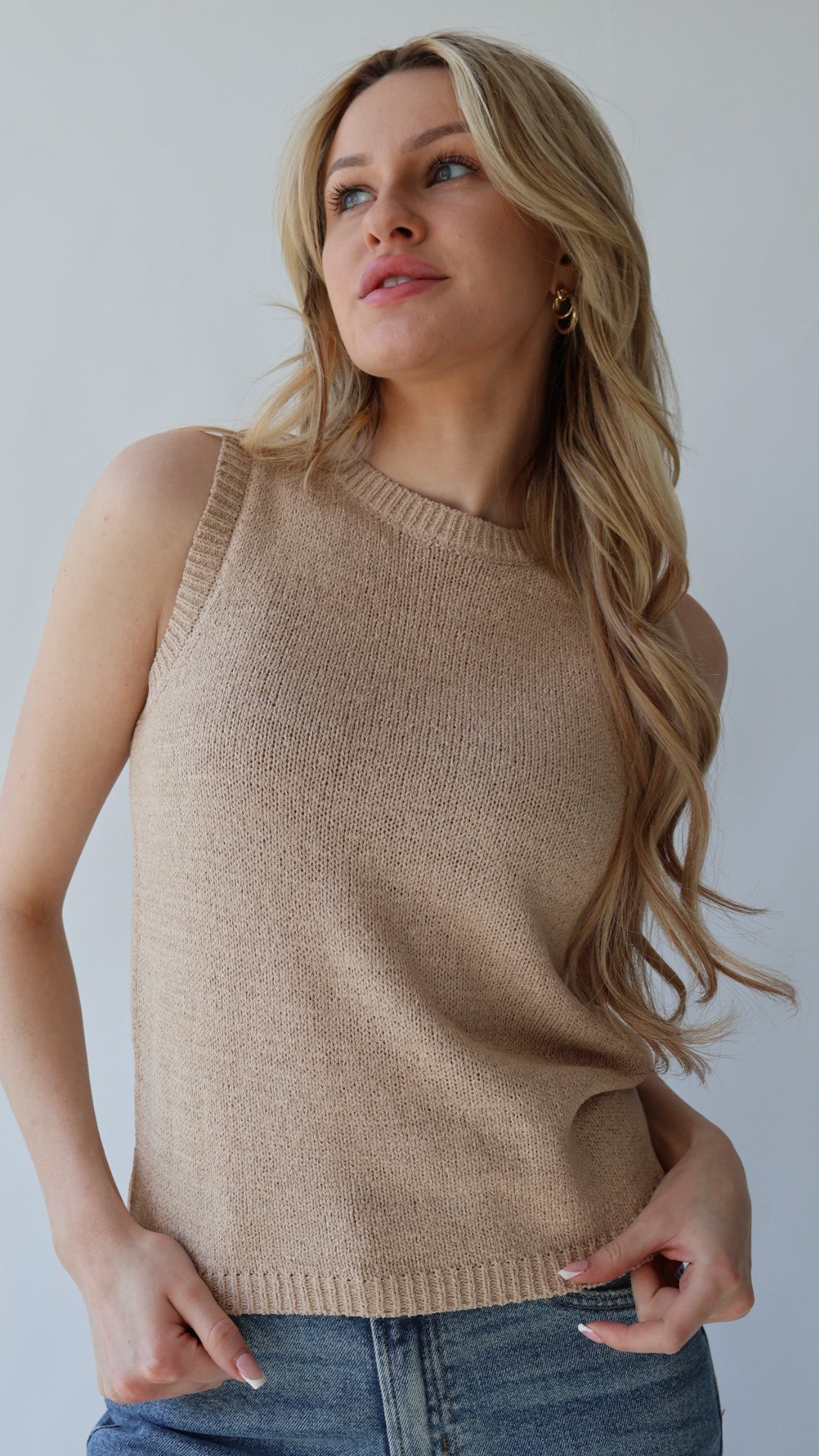 Crew Neck Knit Sleeveless Top